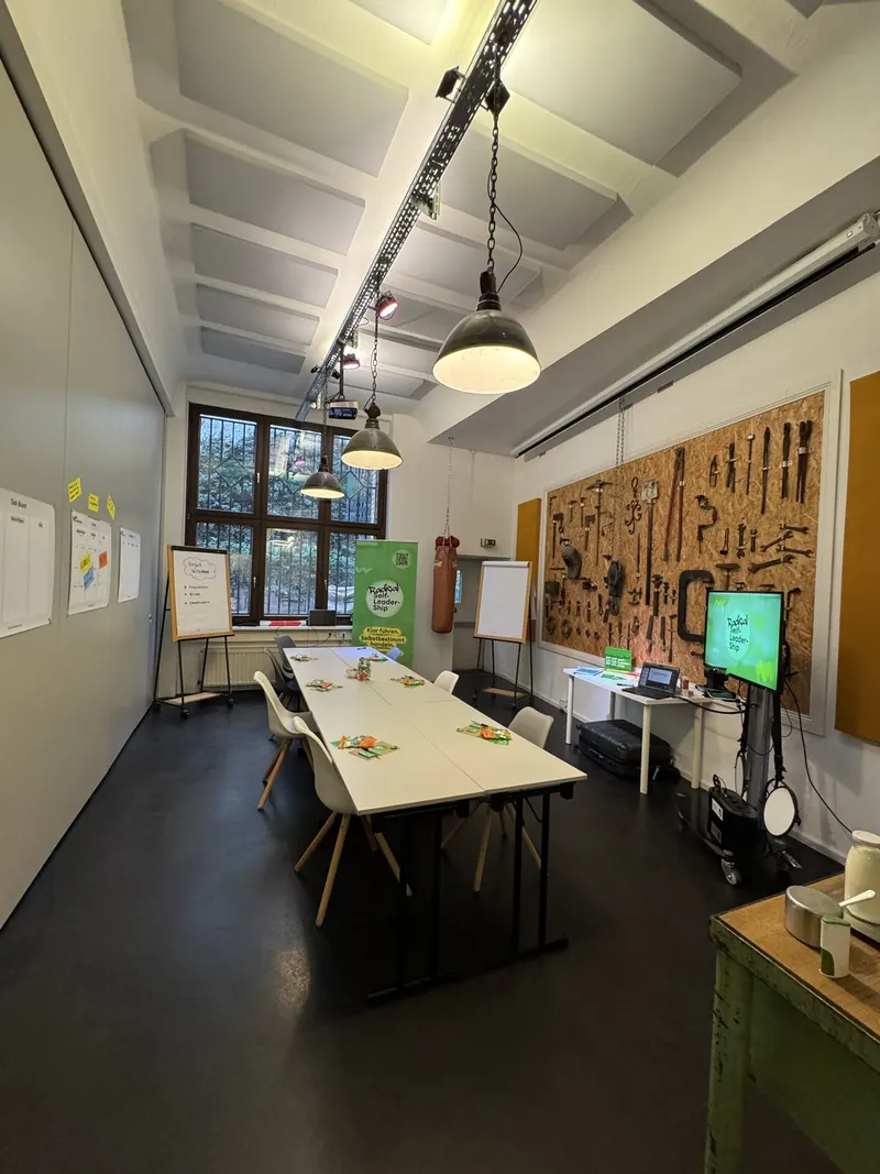 RSL Workshop — Teilnehmer bei der Arbeit mit dem rADAR-Canvas